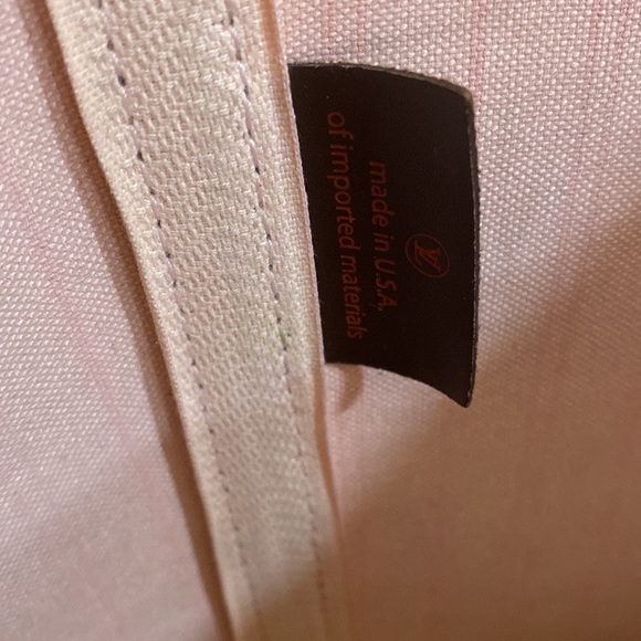 Authentic Louis Vuitton MM Neverfull - Picture 5 of 6